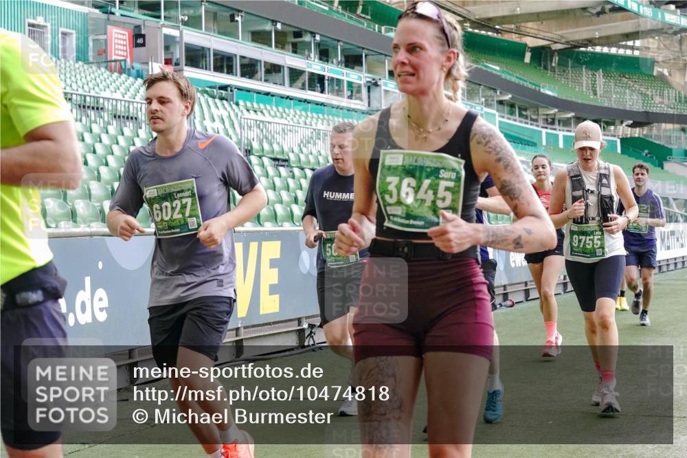 13.09.2026 - 21. swb-Marathon Bremen Michael Burmester http://msf.ph/oto/10474818 13.09.2026 13:16:10 Laufen im Stadion 134, 143, 153, 231, 263, 266, 267, 271, 300, 414, 598, 612, 653, 990, 1047, 1185, 1312, 1465, 1539, 1825, 1874, 1987, 2013, 2218, 2235, 2259, 2351, 2359, 2363, 2381, 2385, 2386, 2466, 2468, 2484, 2562, 2579, 2664, 2667, 2678, 2690, 2691, 2698, 2737, 2760, 2778, 2783, 2797, 2799, 2821, 2846, 2859, 2861, 2865, 2874, 2958, 2974, 2996, 3001, 3075, 3133, 3157, 3165, 3185, 3213, 3237, 3265, 3331, 3355, 3366, 3382, 3387, 3486, 3501, 3512, 3670, 3680, 3829, 4034, 4306, 703 meine-sportfotos.de