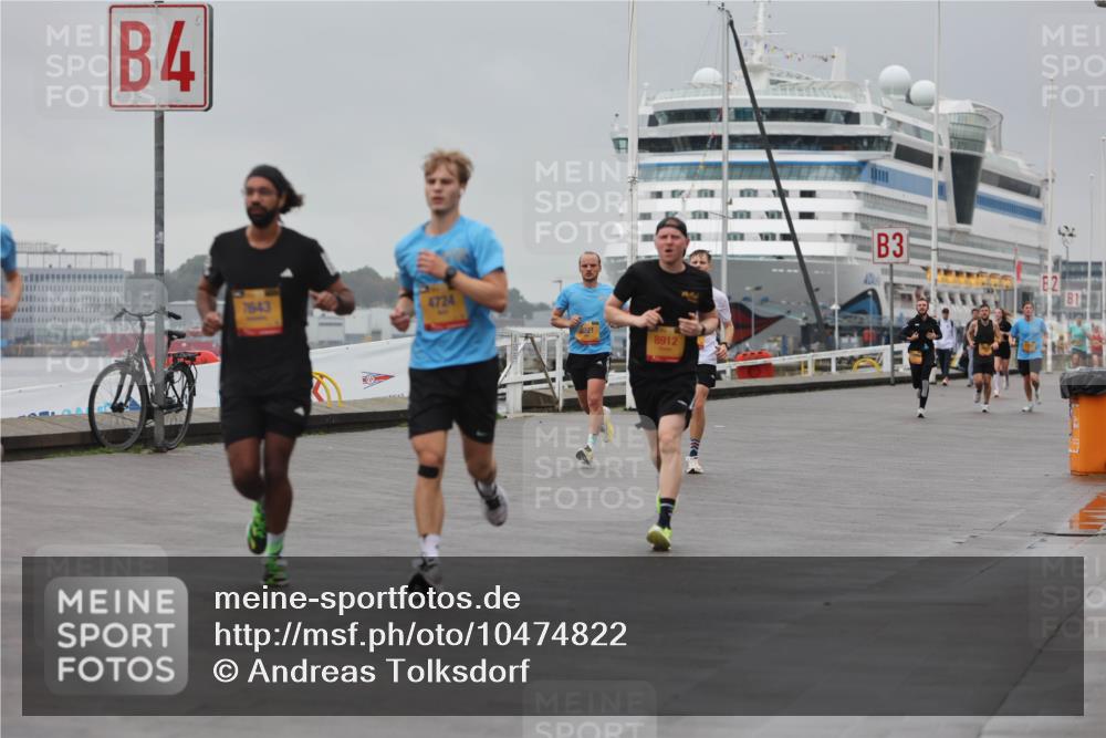 13.09.2026 - Kiel Lauf Andreas Tolksdorf http://msf.ph/oto/10474822 13.09.2026 11:46:52 Kiellinie 4, 7643, 4724, 921, 8912, 3, 1 meine-sportfotos.de