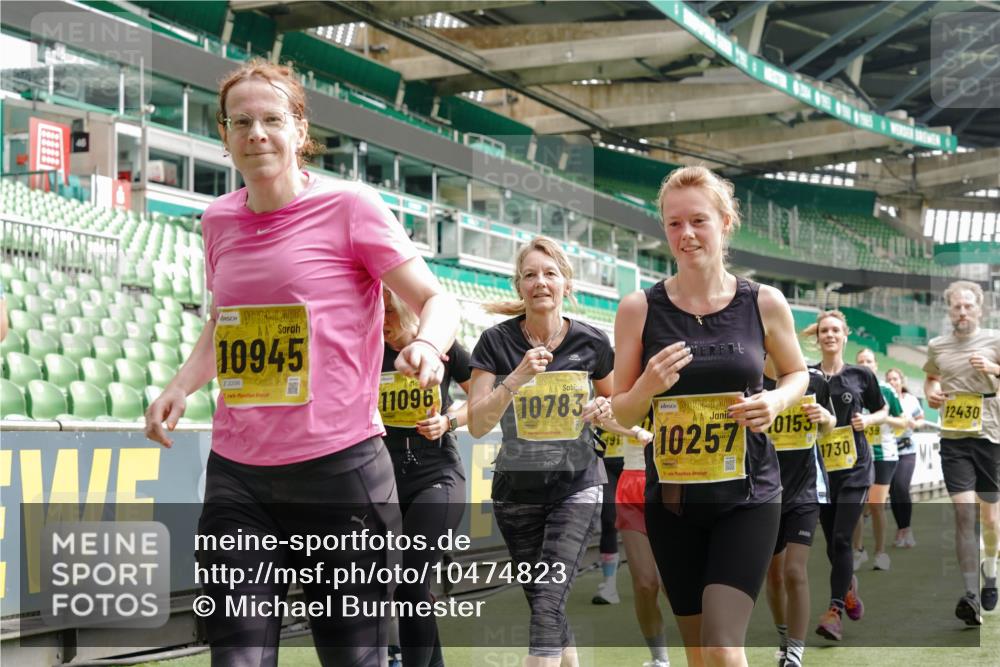 13.09.2026 - 21. swb-Marathon Bremen Michael Burmester http://msf.ph/oto/10474823 13.09.2026 10:38:29 Laufen im Stadion 10090, 10091, 10135, 10139, 10150, 10168, 10188, 10190, 10204, 10205, 10238, 10259, 10260, 10273, 10274, 10283, 10305, 10315, 10323, 10360, 10363, 10364, 10370, 10375, 10376, 10378, 10404, 10432, 10444, 10457, 10465, 10469, 10488, 10505, 10510, 10511, 10516, 10526, 10595, 10598, 10609, 10630, 10645, 10654, 10661, 10662, 10663, 10664, 10674, 10681, 10682, 10686, 10695, 10697, 10802, 10823 meine-sportfotos.de