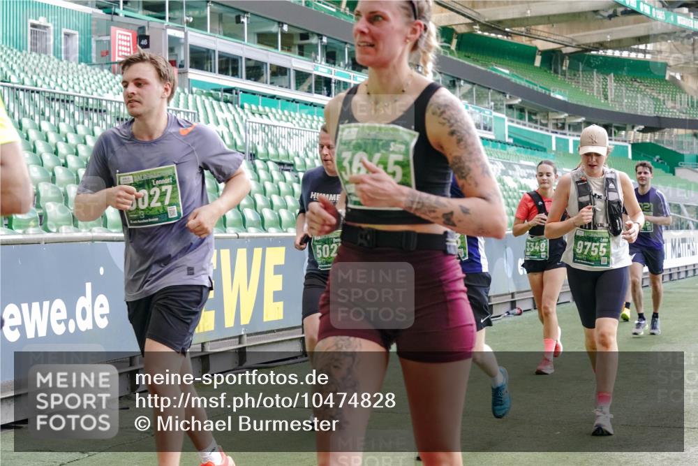 13.09.2026 - 21. swb-Marathon Bremen Michael Burmester http://msf.ph/oto/10474828 13.09.2026 13:16:10 Laufen im Stadion 134, 143, 153, 231, 263, 266, 267, 271, 300, 414, 598, 612, 653, 990, 1047, 1185, 1312, 1465, 1539, 1825, 1874, 1987, 2013, 2218, 2235, 2259, 2351, 2359, 2363, 2381, 2385, 2386, 2466, 2468, 2484, 2562, 2579, 2664, 2667, 2678, 2690, 2691, 2698, 2737, 2760, 2778, 2783, 2797, 2799, 2821, 2846, 2859, 2861, 2865, 2874, 2958, 2974, 2996, 3001, 3075, 3133, 3157, 3165, 3185, 3213, 3237, 3265, 3331, 3355, 3366, 3382, 3387, 3486, 3501, 3512, 3670, 3680, 3829, 4034, 4306, 703 meine-sportfotos.de