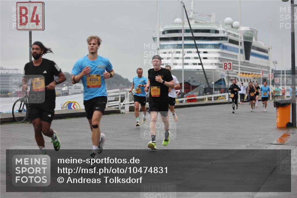 13.09.2026 - Kiel Lauf Andreas Tolksdorf http://msf.ph/oto/10474831 13.09.2026 11:46:52 Kiellinie 4, 643, 4724, 8912, 3 meine-sportfotos.de