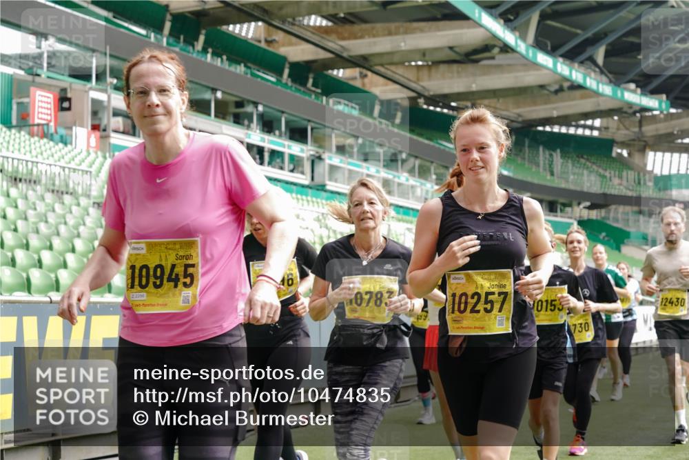 13.09.2026 - 21. swb-Marathon Bremen Michael Burmester http://msf.ph/oto/10474835 13.09.2026 10:38:29 Laufen im Stadion 10090, 10091, 10135, 10139, 10150, 10168, 10188, 10190, 10204, 10205, 10238, 10259, 10260, 10273, 10274, 10283, 10305, 10315, 10323, 10360, 10363, 10364, 10370, 10375, 10376, 10378, 10404, 10432, 10444, 10457, 10465, 10469, 10488, 10505, 10510, 10511, 10516, 10526, 10595, 10598, 10609, 10630, 10645, 10654, 10661, 10662, 10663, 10664, 10674, 10681, 10682, 10686, 10695, 10697, 10802, 10823 meine-sportfotos.de