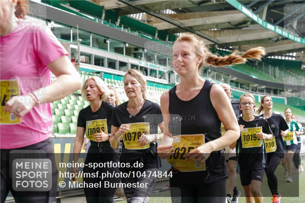 13.09.2026 - 21. swb-Marathon Bremen Michael Burmester http://msf.ph/oto/10474844 13.09.2026 10:38:29 Laufen im Stadion 10090, 10091, 10135, 10139, 10150, 10168, 10188, 10190, 10204, 10205, 10238, 10259, 10260, 10273, 10274, 10283, 10305, 10315, 10323, 10360, 10363, 10364, 10370, 10375, 10376, 10378, 10404, 10432, 10444, 10457, 10465, 10469, 10488, 10505, 10510, 10511, 10516, 10526, 10595, 10598, 10609, 10630, 10645, 10654, 10661, 10662, 10663, 10664, 10674, 10681, 10682, 10686, 10695, 10697, 10802, 10823 meine-sportfotos.de