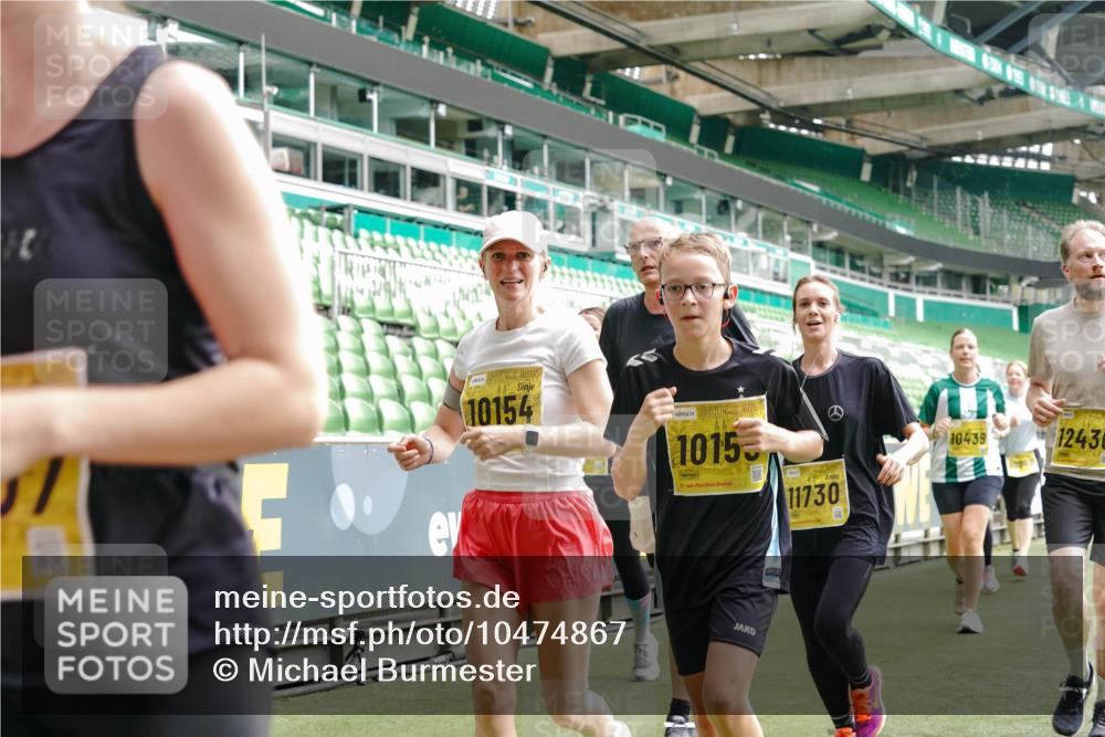 13.09.2026 - 21. swb-Marathon Bremen Michael Burmester http://msf.ph/oto/10474867 13.09.2026 10:38:30 Laufen im Stadion 10090, 10091, 10135, 10139, 10150, 10168, 10188, 10190, 10204, 10205, 10238, 10259, 10260, 10273, 10274, 10283, 10305, 10315, 10323, 10360, 10363, 10364, 10370, 10375, 10376, 10378, 10404, 10432, 10444, 10457, 10465, 10469, 10488, 10505, 10510, 10511, 10516, 10526, 10595, 10598, 10609, 10630, 10645, 10654, 10661, 10662, 10663, 10664, 10674, 10681, 10682, 10686, 10695, 10697, 10802, 10823 meine-sportfotos.de