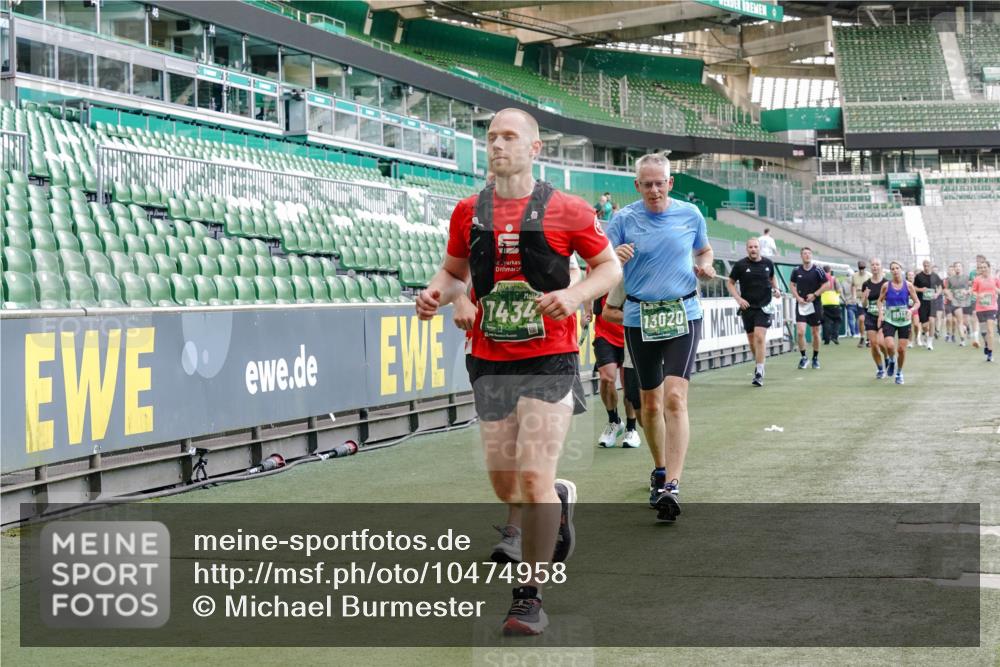 13.09.2026 - 21. swb-Marathon Bremen Michael Burmester http://msf.ph/oto/10474958 13.09.2026 13:16:16 Laufen im Stadion 134, 143, 153, 231, 263, 266, 267, 271, 300, 414, 449, 598, 612, 653, 990, 1047, 1185, 1312, 1465, 1539, 1825, 1874, 1987, 2013, 2218, 2235, 2259, 2351, 2359, 2363, 2381, 2385, 2386, 2466, 2468, 2484, 2562, 2579, 2664, 2667, 2678, 2690, 2691, 2698, 2737, 2760, 2778, 2783, 2797, 2799, 2821, 2846, 2859, 2861, 2874, 2958, 2974, 2996, 3001, 3075, 3133, 3157, 3165, 3185, 3213, 3237, 3265, 3331, 3355, 3366, 3382, 3387, 3486, 3501, 3506, 3512, 3670, 3829, 4306 meine-sportfotos.de