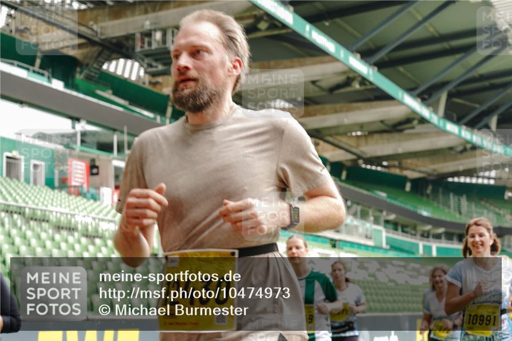 13.09.2026 - 21. swb-Marathon Bremen Michael Burmester http://msf.ph/oto/10474973 13.09.2026 10:38:32 Laufen im Stadion 10090, 10091, 10135, 10139, 10150, 10168, 10188, 10190, 10204, 10205, 10238, 10259, 10260, 10273, 10274, 10283, 10305, 10315, 10323, 10360, 10363, 10364, 10370, 10375, 10376, 10378, 10404, 10432, 10444, 10457, 10465, 10469, 10488, 10505, 10510, 10511, 10516, 10526, 10595, 10598, 10609, 10630, 10645, 10654, 10661, 10662, 10663, 10664, 10674, 10681, 10682, 10686, 10695, 10697, 10802, 10823 meine-sportfotos.de