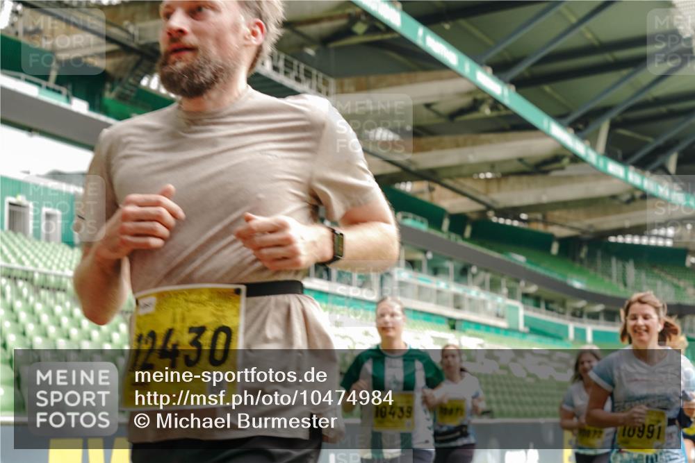13.09.2026 - 21. swb-Marathon Bremen Michael Burmester http://msf.ph/oto/10474984 13.09.2026 10:38:32 Laufen im Stadion 10090, 10091, 10135, 10139, 10150, 10168, 10188, 10190, 10204, 10205, 10238, 10259, 10260, 10273, 10274, 10283, 10305, 10315, 10323, 10360, 10363, 10364, 10370, 10375, 10376, 10378, 10404, 10432, 10444, 10457, 10465, 10469, 10488, 10505, 10510, 10511, 10516, 10526, 10595, 10598, 10609, 10630, 10645, 10654, 10661, 10662, 10663, 10664, 10674, 10681, 10682, 10686, 10695, 10697, 10802, 10823 meine-sportfotos.de