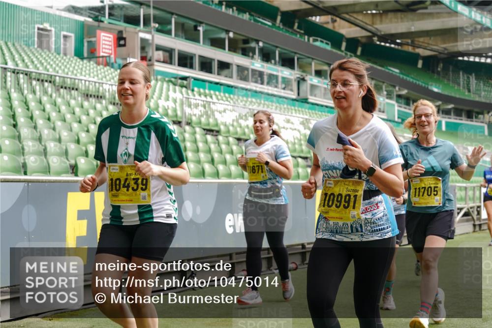 13.09.2026 - 21. swb-Marathon Bremen Michael Burmester http://msf.ph/oto/10475014 13.09.2026 10:38:33 Laufen im Stadion 10090, 10091, 10135, 10139, 10150, 10168, 10188, 10190, 10204, 10205, 10238, 10259, 10260, 10273, 10274, 10283, 10305, 10315, 10323, 10360, 10363, 10364, 10370, 10375, 10376, 10378, 10404, 10432, 10444, 10457, 10465, 10469, 10488, 10505, 10510, 10511, 10516, 10526, 10595, 10598, 10609, 10630, 10645, 10654, 10661, 10662, 10663, 10664, 10674, 10681, 10682, 10686, 10695, 10697, 10802, 10823 meine-sportfotos.de