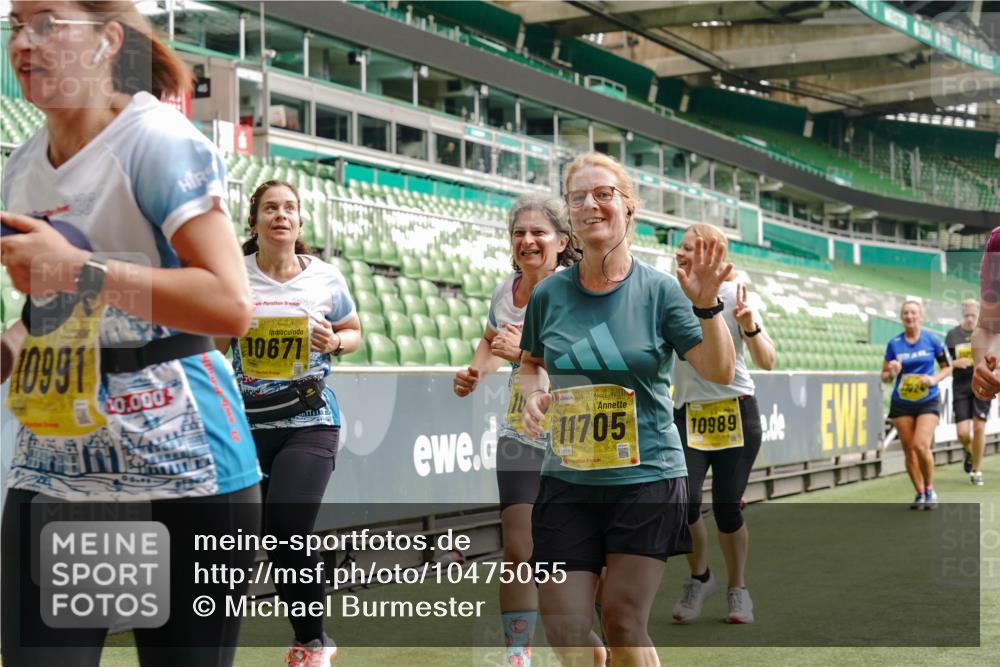 13.09.2026 - 21. swb-Marathon Bremen Michael Burmester http://msf.ph/oto/10475055 13.09.2026 10:38:34 Laufen im Stadion 10090, 10091, 10135, 10139, 10150, 10168, 10188, 10190, 10204, 10205, 10229, 10238, 10259, 10260, 10273, 10274, 10283, 10305, 10315, 10323, 10360, 10363, 10364, 10370, 10375, 10376, 10378, 10404, 10432, 10444, 10457, 10465, 10469, 10488, 10505, 10510, 10511, 10516, 10526, 10595, 10598, 10609, 10619, 10630, 10645, 10654, 10661, 10662, 10663, 10664, 10674, 10681, 10682, 10686, 10695, 10697, 10802, 10823 meine-sportfotos.de