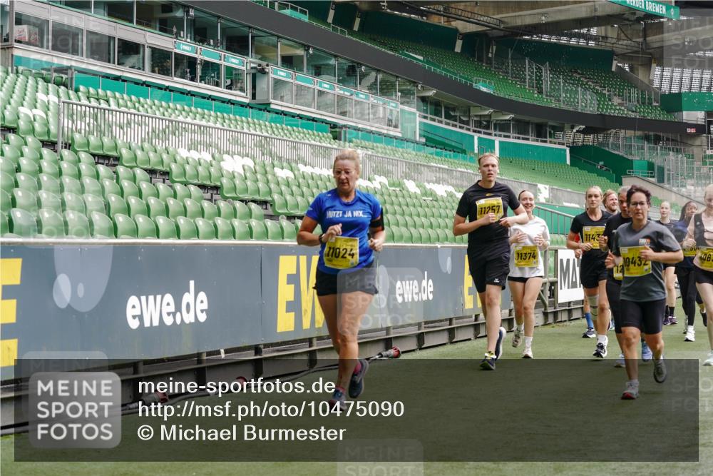 13.09.2026 - 21. swb-Marathon Bremen Michael Burmester http://msf.ph/oto/10475090 13.09.2026 10:38:37 Laufen im Stadion 10090, 10091, 10135, 10139, 10150, 10168, 10188, 10190, 10204, 10205, 10217, 10229, 10238, 10259, 10260, 10273, 10274, 10283, 10305, 10315, 10323, 10360, 10363, 10364, 10370, 10375, 10376, 10378, 10404, 10432, 10444, 10457, 10465, 10469, 10488, 10505, 10510, 10511, 10516, 10526, 10595, 10598, 10609, 10619, 10630, 10645, 10654, 10661, 10662, 10664, 10674, 10681, 10682, 10686, 10695, 10697, 10802, 10823 meine-sportfotos.de