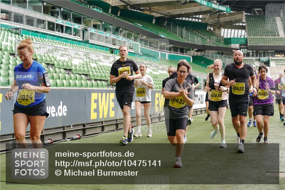 13.09.2026 - 21. swb-Marathon Bremen Michael Burmester http://msf.ph/oto/10475141 13.09.2026 10:38:38 Laufen im Stadion 10090, 10091, 10135, 10139, 10150, 10168, 10188, 10190, 10204, 10205, 10217, 10229, 10238, 10259, 10260, 10273, 10274, 10283, 10305, 10314, 10315, 10323, 10360, 10363, 10364, 10370, 10375, 10376, 10378, 10404, 10432, 10444, 10457, 10465, 10469, 10488, 10505, 10510, 10511, 10516, 10526, 10595, 10598, 10609, 10619, 10630, 10645, 10654, 10661, 10662, 10664, 10674, 10681, 10682, 10686, 10695, 10697, 10802, 10823 meine-sportfotos.de