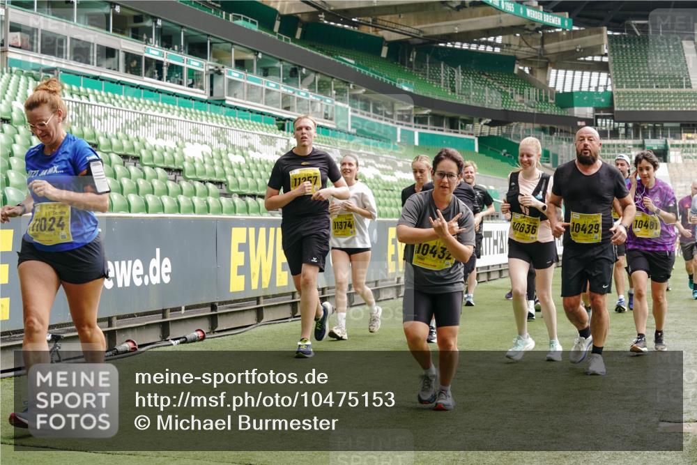 13.09.2026 - 21. swb-Marathon Bremen Michael Burmester http://msf.ph/oto/10475153 13.09.2026 10:38:38 Laufen im Stadion 10090, 10091, 10135, 10139, 10150, 10168, 10188, 10190, 10204, 10205, 10217, 10229, 10238, 10259, 10260, 10273, 10274, 10283, 10305, 10314, 10315, 10323, 10360, 10363, 10364, 10370, 10375, 10376, 10378, 10404, 10432, 10444, 10457, 10465, 10469, 10488, 10505, 10510, 10511, 10516, 10526, 10595, 10598, 10609, 10619, 10630, 10645, 10654, 10661, 10662, 10664, 10674, 10681, 10682, 10686, 10695, 10697, 10802, 10823 meine-sportfotos.de