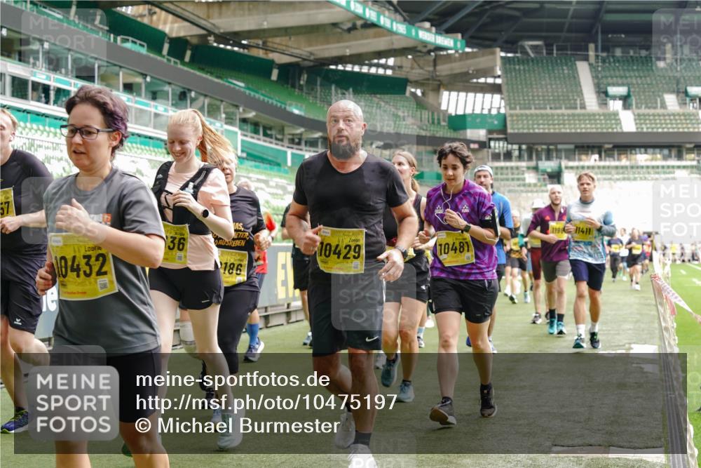 13.09.2026 - 21. swb-Marathon Bremen Michael Burmester http://msf.ph/oto/10475197 13.09.2026 10:38:40 Laufen im Stadion 10090, 10091, 10135, 10138, 10139, 10150, 10168, 10188, 10190, 10204, 10205, 10217, 10229, 10238, 10259, 10260, 10273, 10274, 10283, 10305, 10314, 10315, 10323, 10360, 10363, 10364, 10370, 10375, 10376, 10378, 10404, 10432, 10444, 10457, 10465, 10469, 10488, 10505, 10510, 10511, 10526, 10595, 10598, 10609, 10619, 10630, 10645, 10654, 10661, 10662, 10664, 10674, 10681, 10682, 10686, 10695, 10697, 10802, 10823 meine-sportfotos.de