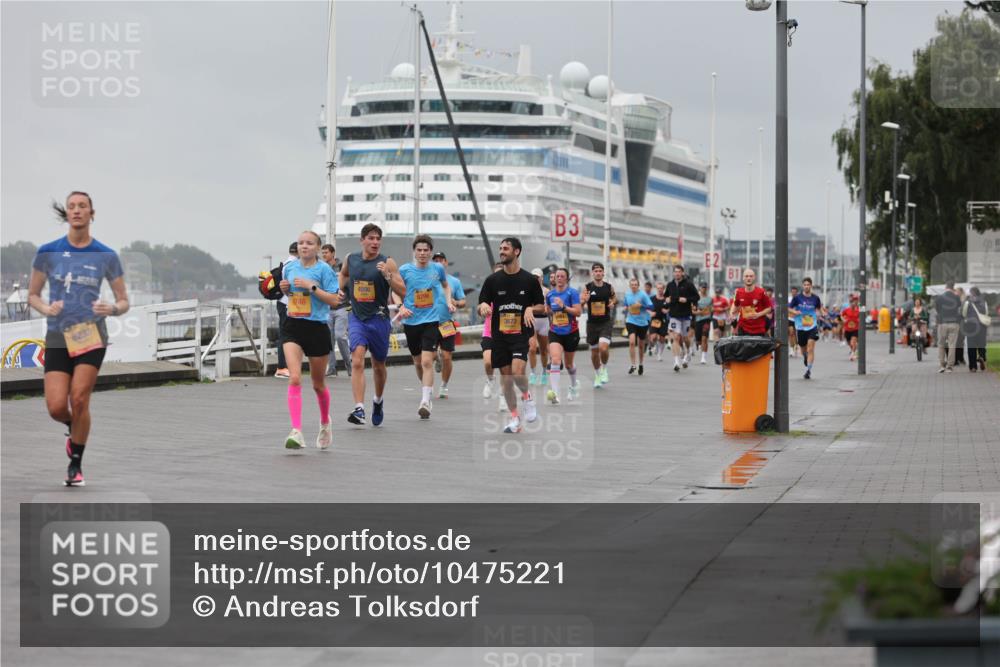 13.09.2026 - Kiel Lauf Andreas Tolksdorf http://msf.ph/oto/10475221 13.09.2026 11:47:32 Kiellinie 8233, 6746, 6296, 3, 2, 81 meine-sportfotos.de