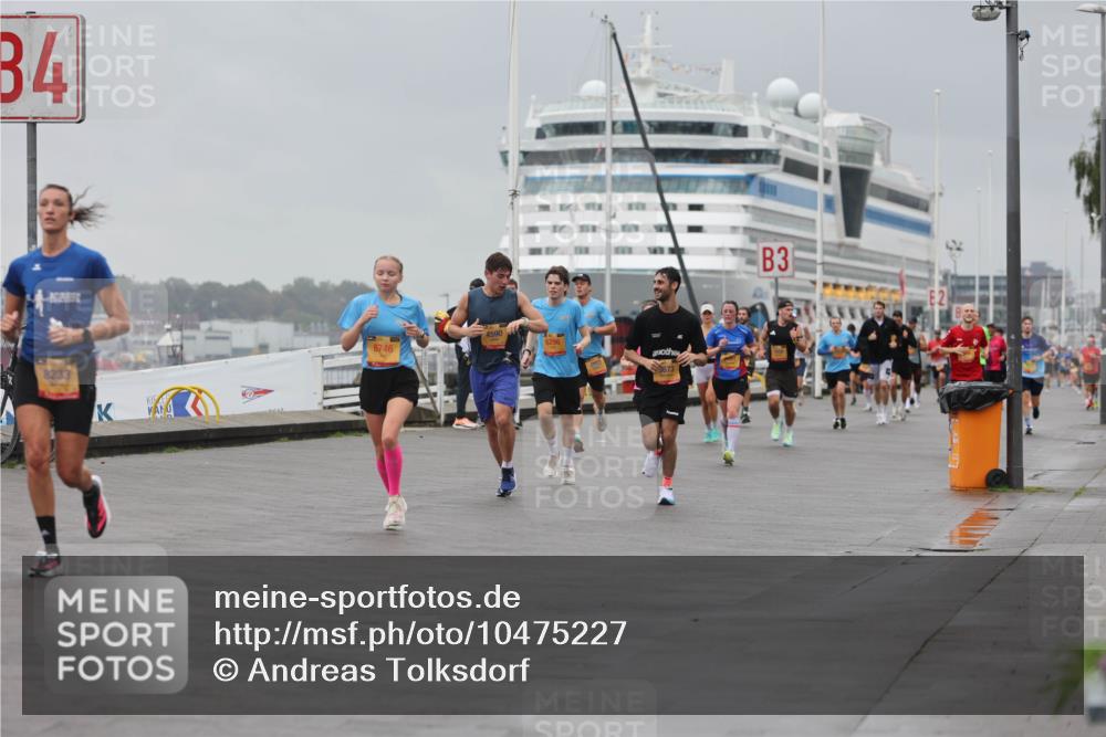 13.09.2026 - Kiel Lauf Andreas Tolksdorf http://msf.ph/oto/10475227 13.09.2026 11:47:33 Kiellinie 34, 8233, 4590, 6746, 6296, 3673, 3 meine-sportfotos.de