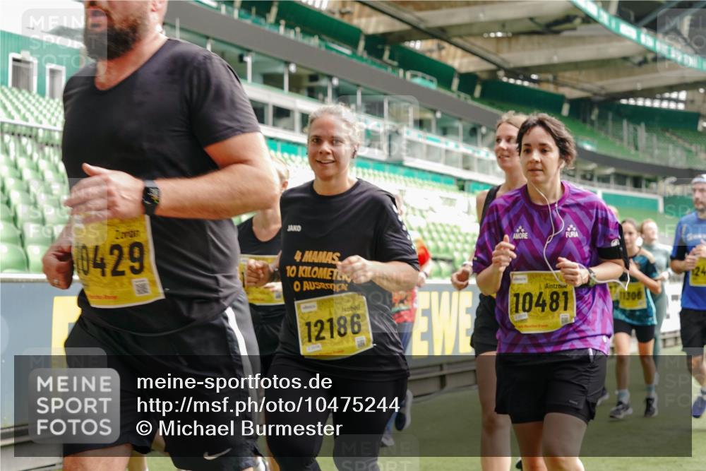 13.09.2026 - 21. swb-Marathon Bremen Michael Burmester http://msf.ph/oto/10475244 13.09.2026 10:38:41 Laufen im Stadion 10090, 10091, 10135, 10138, 10139, 10150, 10168, 10188, 10190, 10204, 10205, 10217, 10229, 10238, 10259, 10260, 10273, 10274, 10283, 10305, 10314, 10315, 10323, 10360, 10363, 10364, 10370, 10375, 10376, 10378, 10404, 10432, 10457, 10465, 10469, 10488, 10505, 10510, 10511, 10526, 10595, 10598, 10609, 10619, 10630, 10645, 10654, 10661, 10662, 10664, 10674, 10681, 10682, 10686, 10695, 10697, 10802, 10823 meine-sportfotos.de