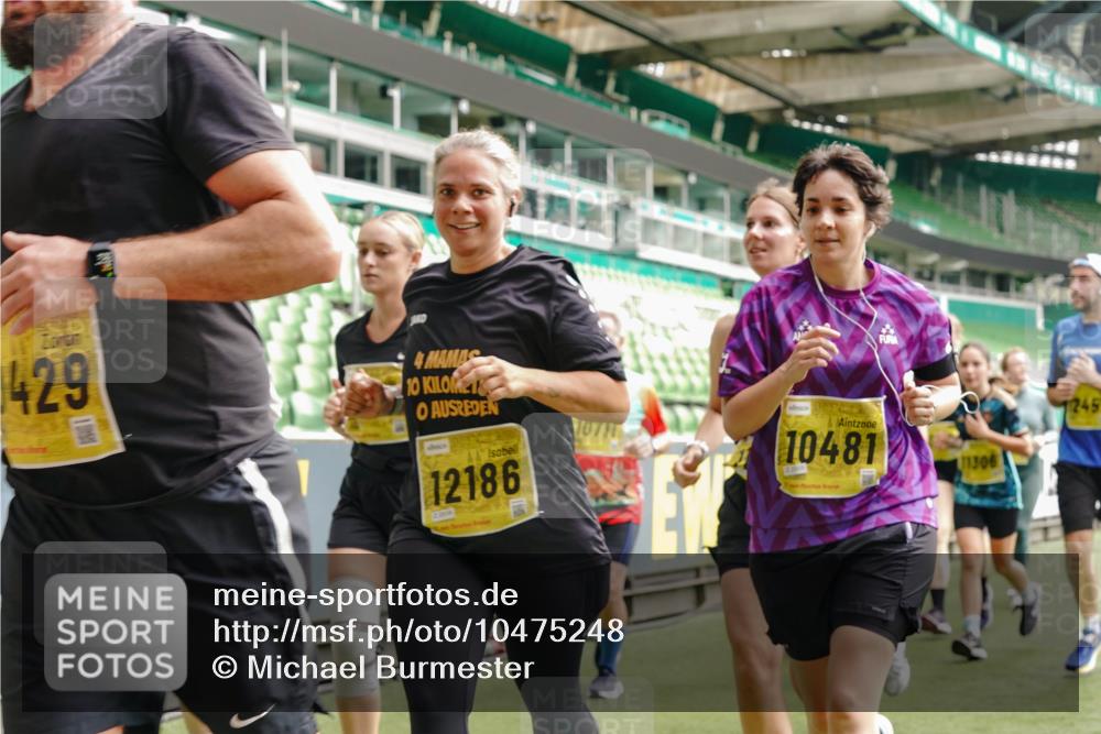 13.09.2026 - 21. swb-Marathon Bremen Michael Burmester http://msf.ph/oto/10475248 13.09.2026 10:38:41 Laufen im Stadion 10090, 10091, 10135, 10138, 10139, 10150, 10168, 10188, 10190, 10204, 10205, 10217, 10229, 10238, 10259, 10260, 10273, 10274, 10283, 10305, 10314, 10315, 10323, 10360, 10363, 10364, 10370, 10375, 10376, 10378, 10404, 10432, 10457, 10465, 10469, 10488, 10505, 10510, 10511, 10526, 10595, 10598, 10609, 10619, 10630, 10645, 10654, 10661, 10662, 10664, 10674, 10681, 10682, 10686, 10695, 10697, 10802, 10823 meine-sportfotos.de
