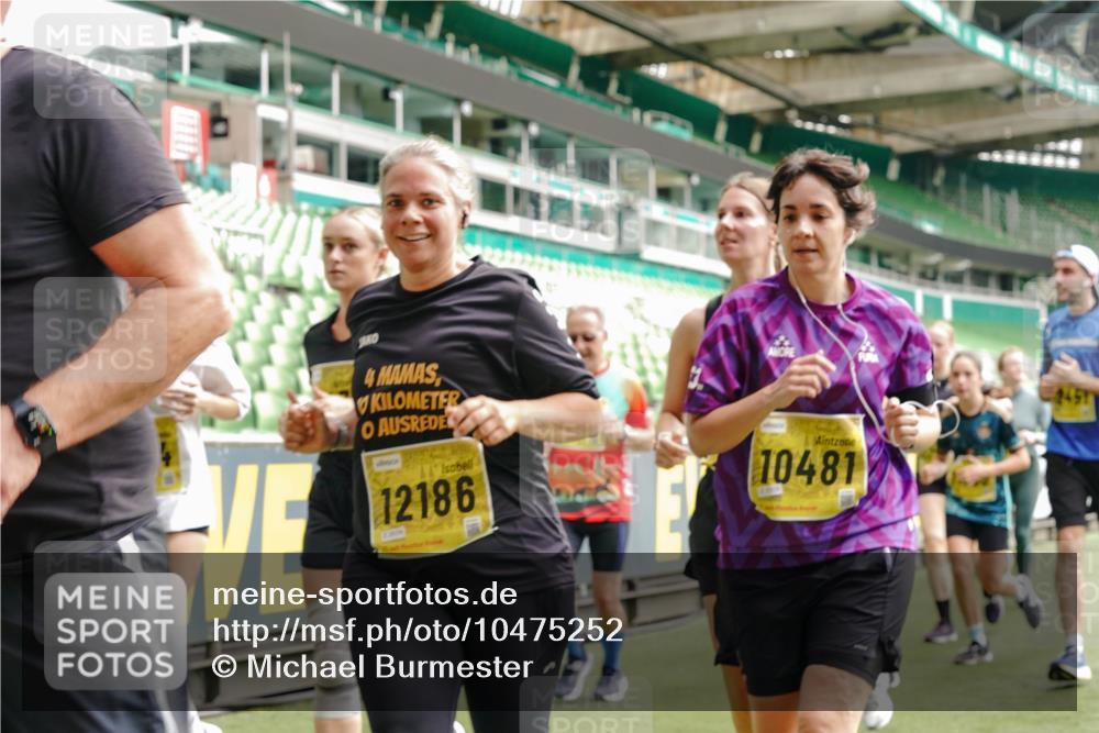 13.09.2026 - 21. swb-Marathon Bremen Michael Burmester http://msf.ph/oto/10475252 13.09.2026 10:38:42 Laufen im Stadion 10090, 10091, 10135, 10138, 10139, 10150, 10168, 10188, 10190, 10204, 10205, 10217, 10229, 10238, 10259, 10260, 10273, 10274, 10283, 10305, 10314, 10315, 10323, 10360, 10363, 10364, 10370, 10375, 10376, 10378, 10404, 10432, 10457, 10465, 10469, 10488, 10505, 10510, 10511, 10526, 10595, 10598, 10609, 10619, 10630, 10645, 10654, 10661, 10662, 10664, 10674, 10681, 10682, 10686, 10695, 10697, 10802, 10823 meine-sportfotos.de