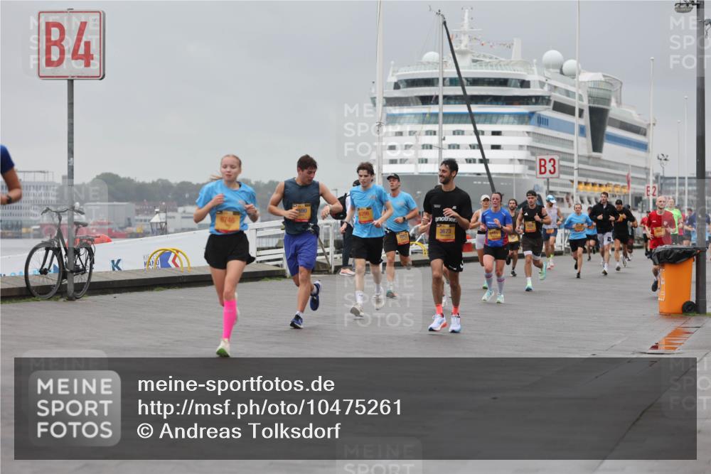 13.09.2026 - Kiel Lauf Andreas Tolksdorf http://msf.ph/oto/10475261 13.09.2026 11:47:34 Kiellinie 4, 590, 6296, 6746, 3673, 681, 3 meine-sportfotos.de