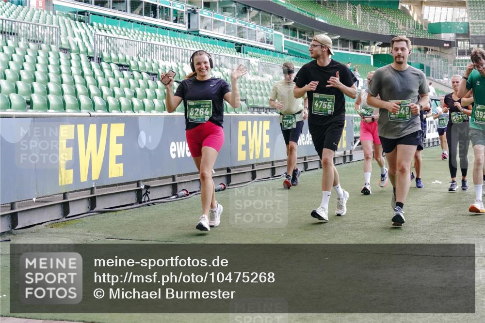 13.09.2026 - 21. swb-Marathon Bremen Michael Burmester http://msf.ph/oto/10475268 13.09.2026 13:16:27 Laufen im Stadion 134, 143, 153, 231, 263, 266, 267, 271, 449, 598, 612, 653, 990, 1057, 1185, 1312, 1465, 1539, 1813, 1825, 1874, 1987, 2013, 2067, 2218, 2235, 2259, 2351, 2359, 2363, 2381, 2385, 2386, 2466, 2468, 2484, 2532, 2550, 2562, 2579, 2586, 2664, 2667, 2678, 2698, 2760, 2778, 2783, 2797, 2799, 2821, 2846, 2859, 2874, 2958, 2974, 2996, 3001, 3075, 3104, 3133, 3157, 3165, 3185, 3195, 3213, 3237, 3265, 3331, 3366, 3382, 3387, 3479, 3486, 3501, 3506, 3512, 3670, 3829 meine-sportfotos.de