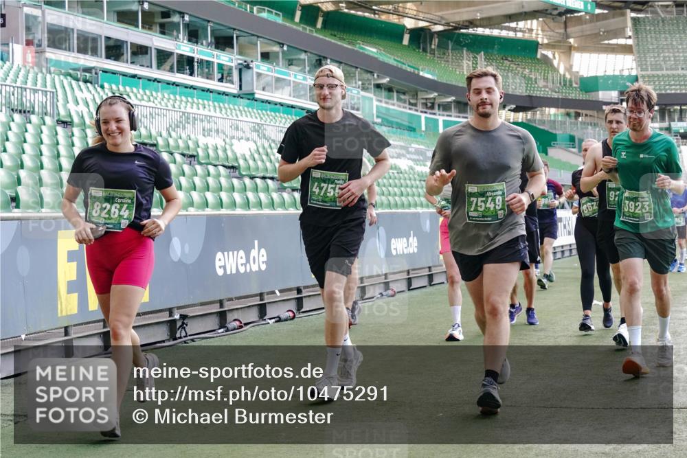 13.09.2026 - 21. swb-Marathon Bremen Michael Burmester http://msf.ph/oto/10475291 13.09.2026 13:16:28 Laufen im Stadion 134, 143, 153, 231, 263, 266, 267, 271, 449, 598, 612, 653, 990, 1057, 1185, 1312, 1465, 1539, 1813, 1825, 1874, 1987, 2013, 2067, 2218, 2235, 2259, 2351, 2359, 2363, 2381, 2385, 2386, 2466, 2468, 2484, 2532, 2550, 2562, 2579, 2586, 2664, 2667, 2678, 2698, 2760, 2778, 2783, 2797, 2799, 2821, 2846, 2859, 2874, 2958, 2974, 2996, 3001, 3075, 3104, 3133, 3157, 3165, 3185, 3195, 3213, 3237, 3265, 3331, 3366, 3382, 3387, 3479, 3486, 3501, 3506, 3512, 3670, 3829 meine-sportfotos.de