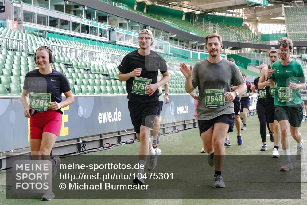 13.09.2026 - 21. swb-Marathon Bremen Michael Burmester http://msf.ph/oto/10475301 13.09.2026 13:16:28 Laufen im Stadion 134, 143, 153, 231, 263, 266, 267, 271, 449, 598, 612, 653, 990, 1057, 1185, 1312, 1465, 1539, 1813, 1825, 1874, 1987, 2013, 2067, 2218, 2235, 2259, 2351, 2359, 2363, 2381, 2385, 2386, 2466, 2468, 2484, 2532, 2550, 2562, 2579, 2586, 2664, 2667, 2678, 2698, 2760, 2778, 2783, 2797, 2799, 2821, 2846, 2859, 2874, 2958, 2974, 2996, 3001, 3075, 3104, 3133, 3157, 3165, 3185, 3195, 3213, 3237, 3265, 3331, 3366, 3382, 3387, 3479, 3486, 3501, 3506, 3512, 3670, 3829 meine-sportfotos.de