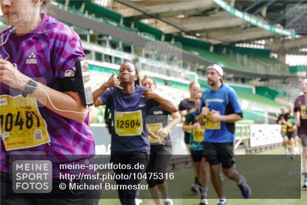 13.09.2026 - 21. swb-Marathon Bremen Michael Burmester http://msf.ph/oto/10475316 13.09.2026 10:38:43 Laufen im Stadion 10090, 10091, 10135, 10138, 10139, 10150, 10168, 10188, 10190, 10204, 10205, 10217, 10229, 10238, 10259, 10260, 10273, 10274, 10283, 10305, 10314, 10315, 10323, 10360, 10363, 10364, 10370, 10375, 10376, 10378, 10404, 10432, 10457, 10465, 10469, 10488, 10505, 10510, 10511, 10526, 10595, 10598, 10609, 10619, 10630, 10645, 10654, 10661, 10662, 10664, 10674, 10681, 10682, 10686, 10695, 10697, 10802, 10823 meine-sportfotos.de