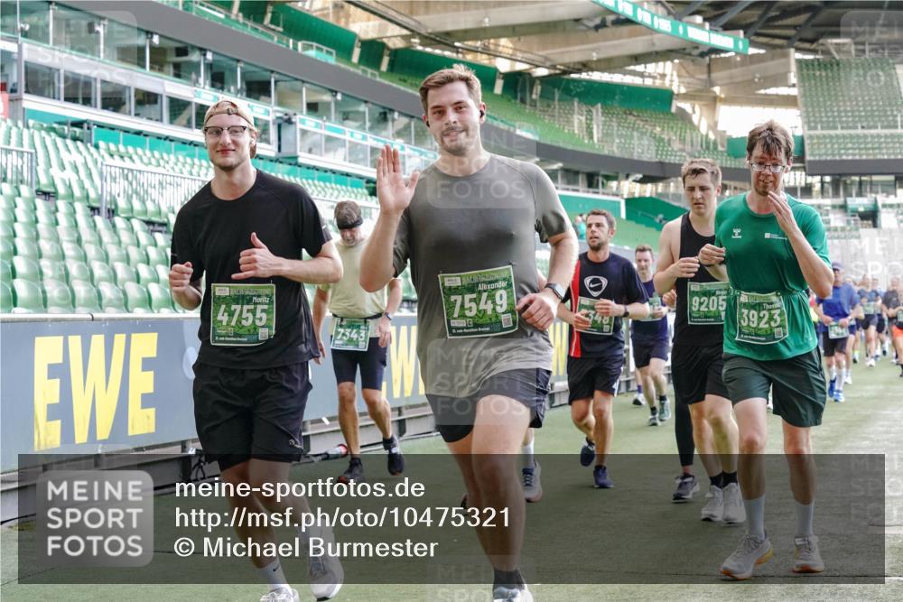 13.09.2026 - 21. swb-Marathon Bremen Michael Burmester http://msf.ph/oto/10475321 13.09.2026 13:16:28 Laufen im Stadion 134, 143, 153, 231, 263, 266, 267, 271, 449, 598, 612, 653, 990, 1057, 1185, 1312, 1465, 1539, 1813, 1825, 1874, 1987, 2013, 2067, 2218, 2235, 2259, 2351, 2359, 2363, 2381, 2385, 2386, 2466, 2468, 2484, 2532, 2550, 2562, 2579, 2586, 2664, 2667, 2678, 2698, 2760, 2778, 2783, 2797, 2799, 2821, 2846, 2859, 2874, 2958, 2974, 2996, 3001, 3075, 3104, 3133, 3157, 3165, 3185, 3195, 3213, 3237, 3265, 3331, 3366, 3382, 3387, 3479, 3486, 3501, 3506, 3512, 3670, 3829 meine-sportfotos.de