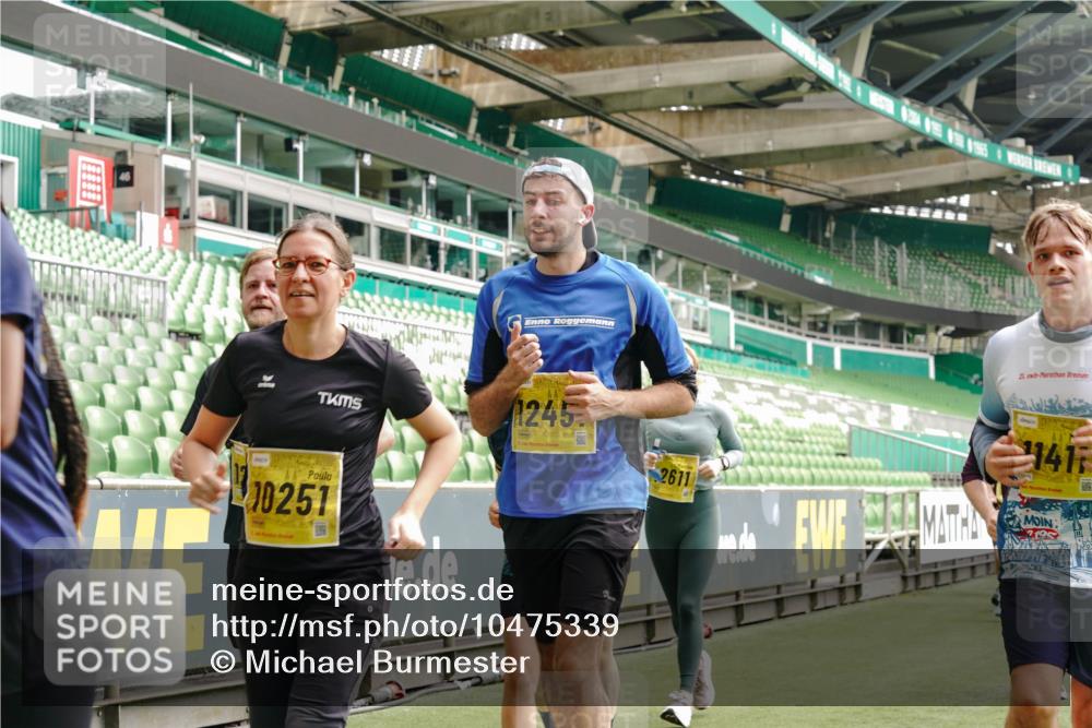 13.09.2026 - 21. swb-Marathon Bremen Michael Burmester http://msf.ph/oto/10475339 13.09.2026 10:38:44 Laufen im Stadion 10090, 10091, 10135, 10138, 10139, 10150, 10168, 10188, 10190, 10204, 10205, 10217, 10229, 10238, 10259, 10260, 10273, 10274, 10279, 10283, 10305, 10314, 10315, 10323, 10360, 10363, 10364, 10370, 10375, 10376, 10378, 10404, 10432, 10457, 10465, 10469, 10488, 10493, 10505, 10510, 10511, 10526, 10576, 10595, 10598, 10609, 10619, 10630, 10645, 10654, 10661, 10662, 10664, 10674, 10681, 10682, 10686, 10695, 10697, 10802, 10823 meine-sportfotos.de