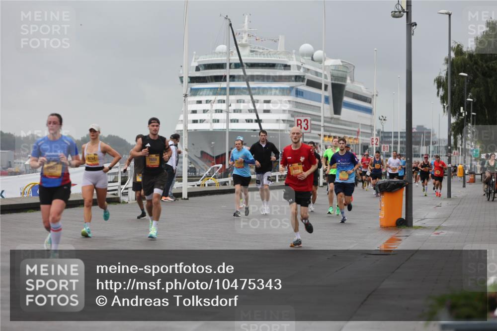 13.09.2026 - Kiel Lauf Andreas Tolksdorf http://msf.ph/oto/10475343 13.09.2026 11:47:40 Kiellinie 9767, 7659, 3, 1, 853 meine-sportfotos.de