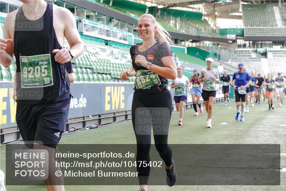 13.09.2026 - 21. swb-Marathon Bremen Michael Burmester http://msf.ph/oto/10475402 13.09.2026 13:16:31 Laufen im Stadion 134, 143, 153, 231, 263, 267, 271, 449, 588, 598, 612, 653, 990, 1057, 1185, 1312, 1465, 1539, 1813, 1825, 1874, 1987, 2013, 2067, 2218, 2235, 2259, 2351, 2359, 2363, 2381, 2385, 2386, 2468, 2484, 2532, 2550, 2562, 2579, 2586, 2655, 2664, 2667, 2678, 2698, 2760, 2778, 2783, 2797, 2799, 2821, 2846, 2859, 2874, 2958, 2974, 2996, 3001, 3075, 3104, 3133, 3157, 3165, 3185, 3195, 3213, 3237, 3265, 3314, 3331, 3366, 3382, 3387, 3479, 3486, 3501, 3506, 3512, 3670, 3829 meine-sportfotos.de
