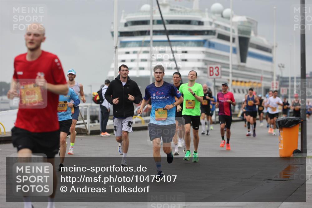 13.09.2026 - Kiel Lauf Andreas Tolksdorf http://msf.ph/oto/10475407 13.09.2026 11:47:44 Kiellinie 39, 2523, 7003, 414, 993, 3 meine-sportfotos.de