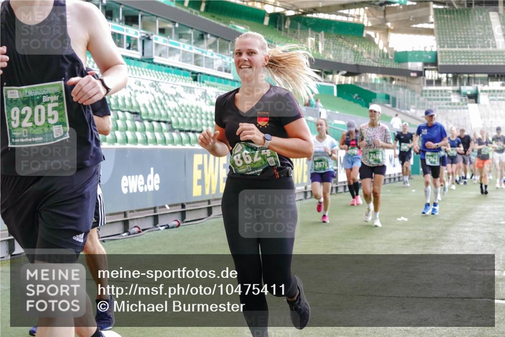13.09.2026 - 21. swb-Marathon Bremen Michael Burmester http://msf.ph/oto/10475411 13.09.2026 13:16:31 Laufen im Stadion 134, 143, 153, 231, 263, 267, 271, 449, 588, 598, 612, 653, 990, 1057, 1185, 1312, 1465, 1539, 1813, 1825, 1874, 1987, 2013, 2067, 2218, 2235, 2259, 2351, 2359, 2363, 2381, 2385, 2386, 2468, 2484, 2532, 2550, 2562, 2579, 2586, 2655, 2664, 2667, 2678, 2698, 2760, 2778, 2783, 2797, 2799, 2821, 2846, 2859, 2874, 2958, 2974, 2996, 3001, 3075, 3104, 3133, 3157, 3165, 3185, 3195, 3213, 3237, 3265, 3314, 3331, 3366, 3382, 3387, 3479, 3486, 3501, 3506, 3512, 3670, 3829 meine-sportfotos.de