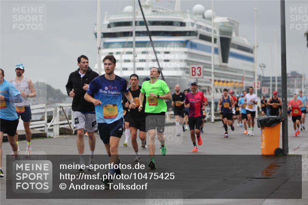 13.09.2026 - Kiel Lauf Andreas Tolksdorf http://msf.ph/oto/10475425 13.09.2026 11:47:45 Kiellinie 8501, 7803, 0341, 993, 3 meine-sportfotos.de
