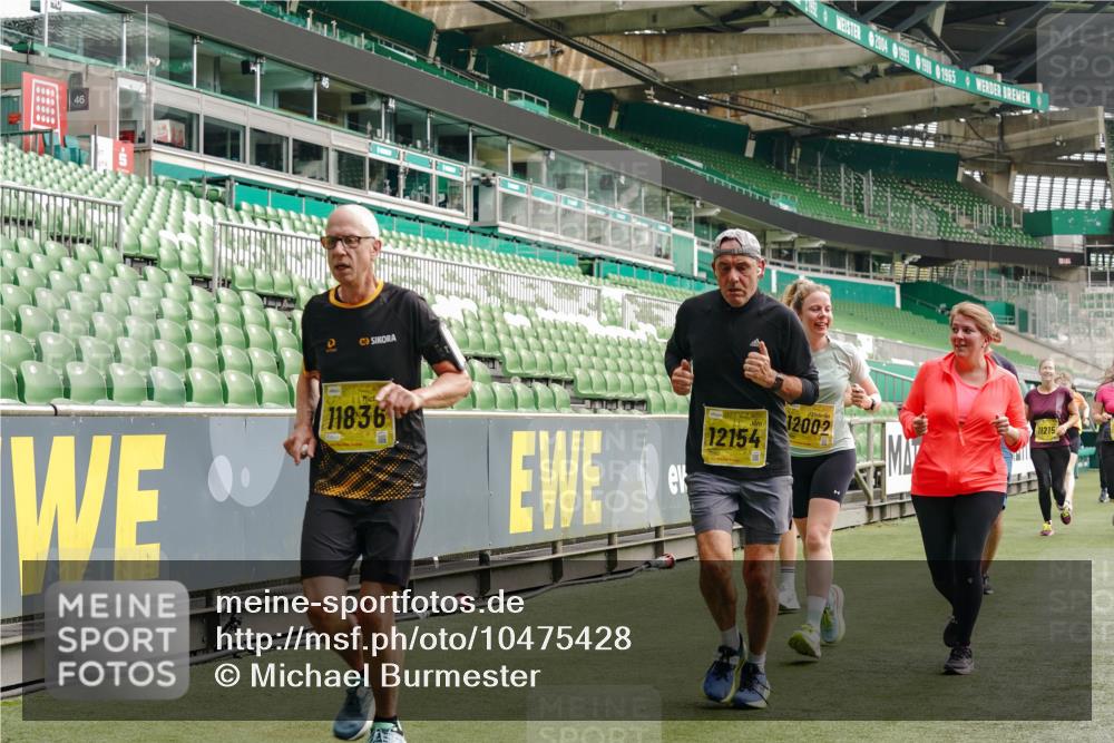 13.09.2026 - 21. swb-Marathon Bremen Michael Burmester http://msf.ph/oto/10475428 13.09.2026 10:38:48 Laufen im Stadion 10090, 10091, 10135, 10138, 10139, 10168, 10188, 10190, 10204, 10205, 10217, 10229, 10238, 10259, 10260, 10273, 10274, 10279, 10280, 10283, 10305, 10314, 10323, 10360, 10363, 10364, 10370, 10375, 10376, 10378, 10404, 10432, 10457, 10465, 10469, 10488, 10493, 10501, 10505, 10510, 10511, 10526, 10576, 10595, 10598, 10609, 10616, 10619, 10630, 10645, 10654, 10661, 10662, 10664, 10674, 10681, 10682, 10686, 10695, 10697, 10712, 10743, 10802, 10823 meine-sportfotos.de