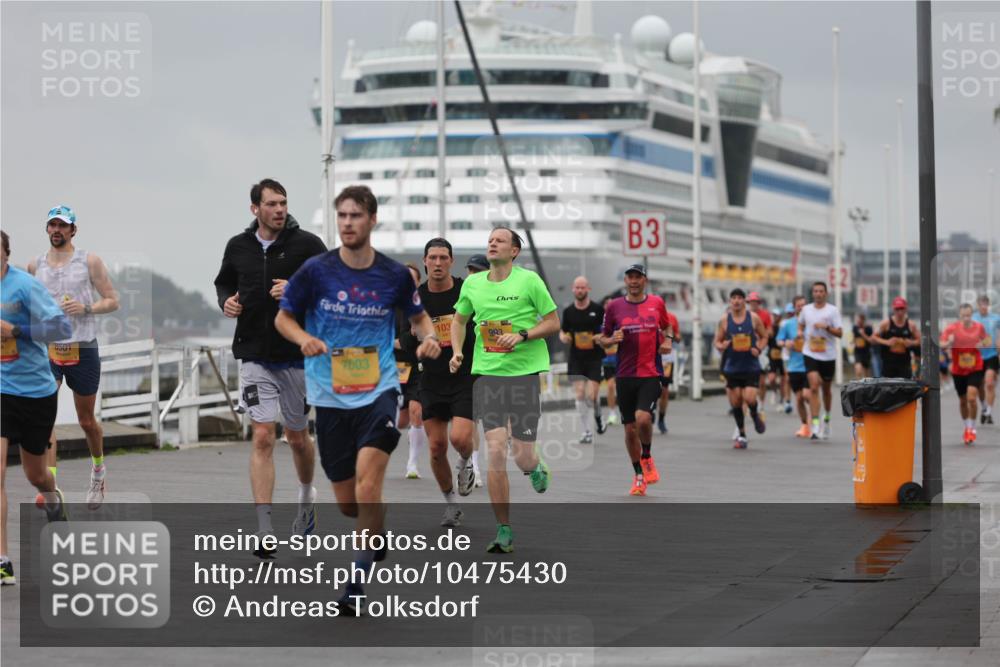 13.09.2026 - Kiel Lauf Andreas Tolksdorf http://msf.ph/oto/10475430 13.09.2026 11:47:45 Kiellinie 8501, 7003, 103, 993, 3 meine-sportfotos.de