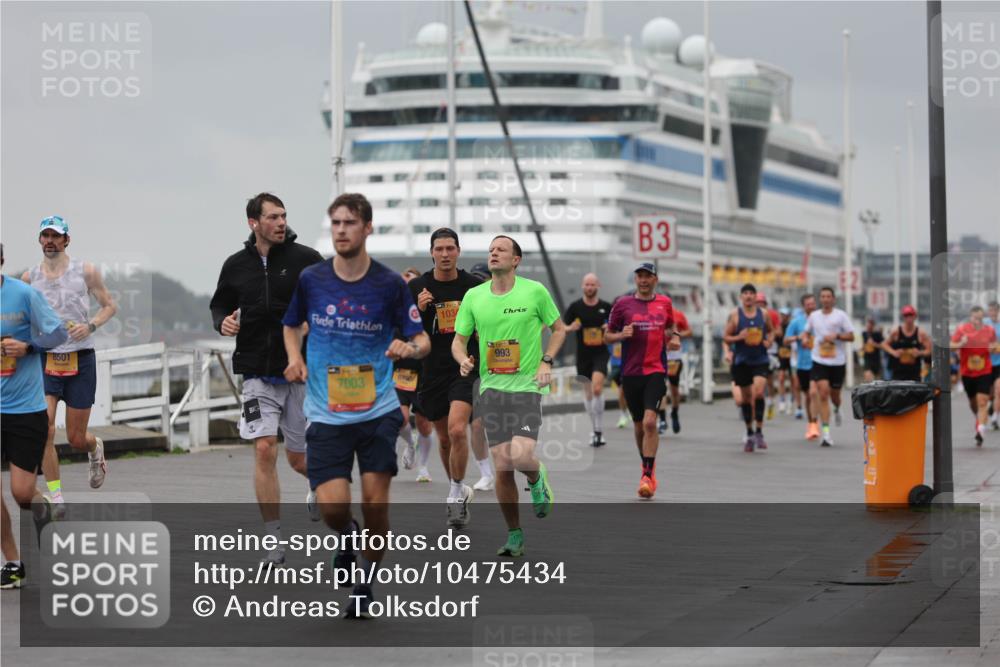 13.09.2026 - Kiel Lauf Andreas Tolksdorf http://msf.ph/oto/10475434 13.09.2026 11:47:45 Kiellinie 8501, 7003, 103, 993, 3 meine-sportfotos.de