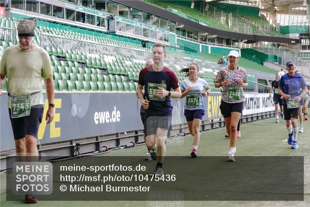 13.09.2026 - 21. swb-Marathon Bremen Michael Burmester http://msf.ph/oto/10475436 13.09.2026 13:16:32 Laufen im Stadion 134, 143, 153, 231, 263, 267, 271, 449, 588, 598, 612, 653, 990, 1057, 1185, 1312, 1465, 1539, 1813, 1825, 1874, 1987, 2013, 2067, 2218, 2235, 2259, 2351, 2359, 2363, 2381, 2385, 2386, 2468, 2532, 2550, 2562, 2579, 2586, 2655, 2664, 2667, 2678, 2698, 2760, 2778, 2783, 2797, 2799, 2821, 2846, 2859, 2874, 2958, 2974, 2996, 3001, 3075, 3104, 3133, 3157, 3165, 3185, 3195, 3213, 3237, 3265, 3314, 3331, 3366, 3382, 3387, 3479, 3486, 3501, 3506, 3512, 3670, 3829 meine-sportfotos.de