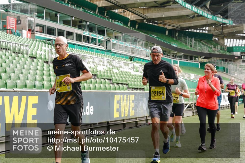 13.09.2026 - 21. swb-Marathon Bremen Michael Burmester http://msf.ph/oto/10475457 13.09.2026 10:38:49 Laufen im Stadion 10090, 10091, 10135, 10138, 10139, 10168, 10188, 10190, 10204, 10205, 10217, 10229, 10238, 10259, 10260, 10273, 10274, 10279, 10280, 10283, 10305, 10314, 10323, 10360, 10363, 10364, 10370, 10375, 10376, 10378, 10404, 10432, 10457, 10465, 10469, 10488, 10493, 10501, 10505, 10510, 10511, 10526, 10576, 10595, 10598, 10609, 10616, 10619, 10630, 10645, 10654, 10661, 10662, 10664, 10674, 10681, 10682, 10686, 10695, 10697, 10712, 10743, 10802, 10823 meine-sportfotos.de