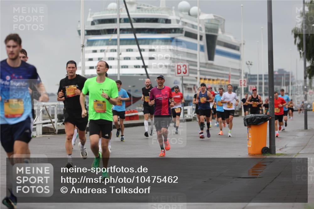 13.09.2026 - Kiel Lauf Andreas Tolksdorf http://msf.ph/oto/10475462 13.09.2026 11:47:46 Kiellinie 10341, 993, 3, 2 meine-sportfotos.de