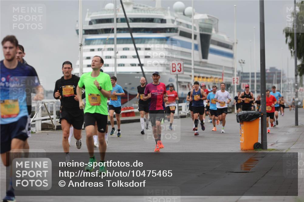 13.09.2026 - Kiel Lauf Andreas Tolksdorf http://msf.ph/oto/10475465 13.09.2026 11:47:46 Kiellinie 10341, 993, 11033, 3, 2 meine-sportfotos.de