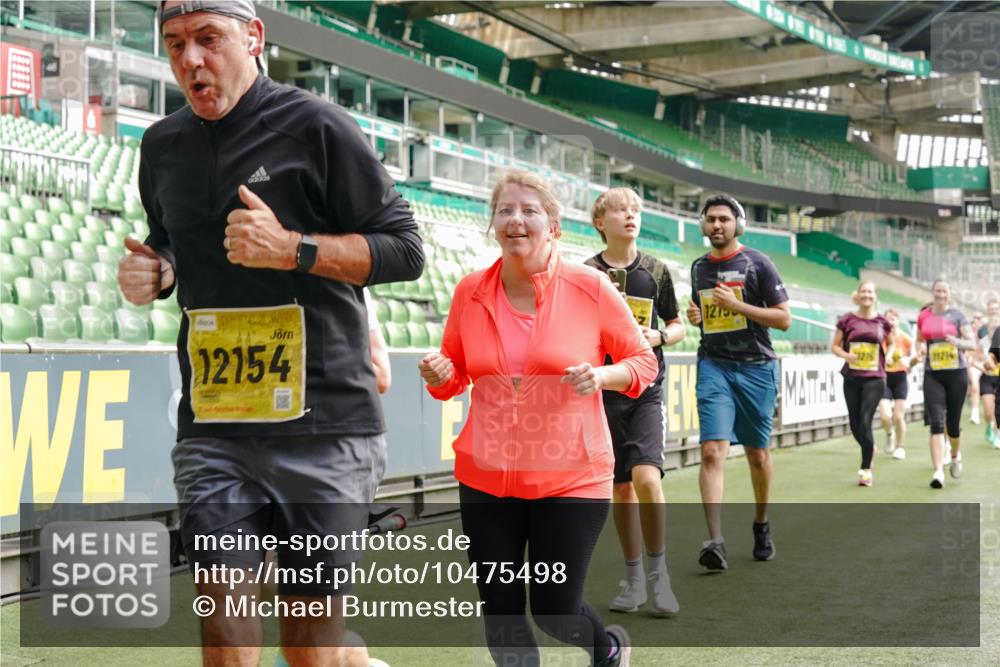 13.09.2026 - 21. swb-Marathon Bremen Michael Burmester http://msf.ph/oto/10475498 13.09.2026 10:38:50 Laufen im Stadion 10090, 10091, 10135, 10138, 10139, 10168, 10188, 10190, 10204, 10205, 10217, 10229, 10238, 10259, 10260, 10273, 10274, 10279, 10280, 10283, 10305, 10314, 10323, 10360, 10363, 10364, 10370, 10375, 10376, 10378, 10404, 10432, 10457, 10465, 10469, 10488, 10493, 10501, 10505, 10510, 10511, 10526, 10556, 10576, 10595, 10598, 10609, 10616, 10619, 10630, 10645, 10654, 10661, 10662, 10664, 10674, 10681, 10682, 10686, 10695, 10697, 10712, 10743, 10802, 10823 meine-sportfotos.de