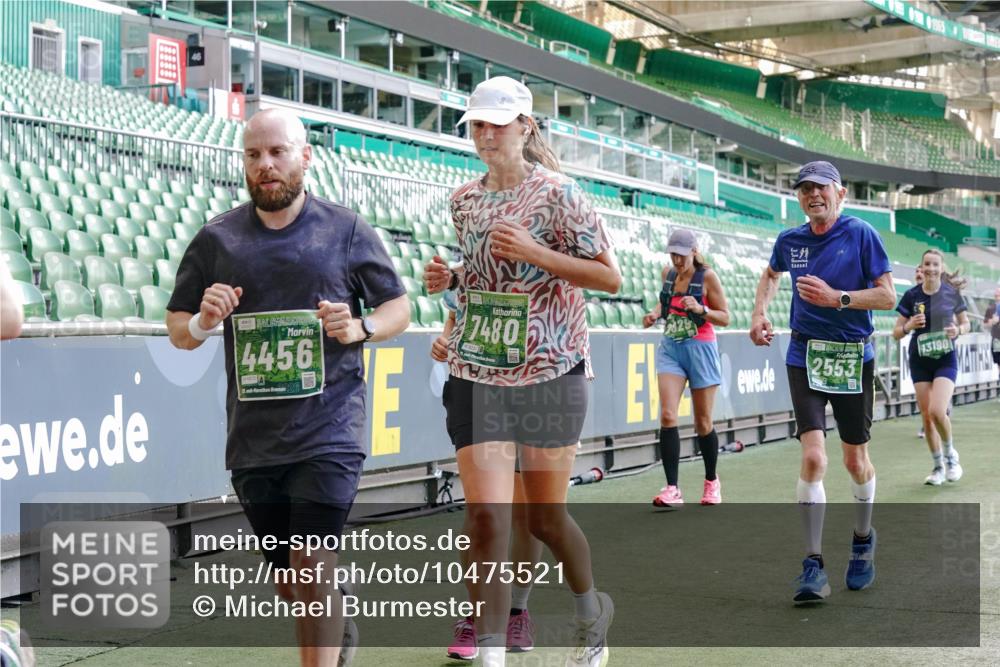 13.09.2026 - 21. swb-Marathon Bremen Michael Burmester http://msf.ph/oto/10475521 13.09.2026 13:16:34 Laufen im Stadion 134, 143, 153, 231, 263, 267, 271, 449, 588, 598, 612, 653, 990, 1057, 1185, 1312, 1465, 1539, 1813, 1825, 1874, 1987, 2013, 2067, 2218, 2235, 2259, 2351, 2359, 2363, 2381, 2385, 2386, 2468, 2532, 2550, 2562, 2579, 2586, 2655, 2664, 2667, 2678, 2698, 2760, 2778, 2783, 2797, 2799, 2821, 2846, 2859, 2874, 2958, 2974, 2996, 3001, 3075, 3104, 3133, 3157, 3165, 3185, 3195, 3213, 3237, 3265, 3314, 3331, 3366, 3382, 3387, 3479, 3486, 3501, 3506, 3512, 3829 meine-sportfotos.de