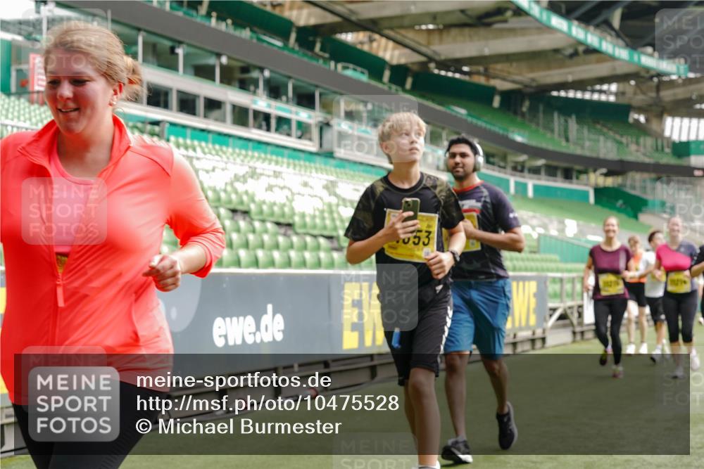 13.09.2026 - 21. swb-Marathon Bremen Michael Burmester http://msf.ph/oto/10475528 13.09.2026 10:38:51 Laufen im Stadion 10090, 10091, 10135, 10138, 10139, 10168, 10188, 10190, 10204, 10205, 10217, 10229, 10238, 10259, 10260, 10273, 10274, 10279, 10280, 10283, 10305, 10314, 10323, 10360, 10363, 10364, 10370, 10375, 10376, 10378, 10404, 10432, 10457, 10465, 10469, 10488, 10493, 10501, 10505, 10510, 10511, 10526, 10556, 10576, 10595, 10598, 10609, 10616, 10619, 10630, 10645, 10654, 10660, 10661, 10662, 10664, 10674, 10681, 10682, 10686, 10695, 10697, 10712, 10743, 10802, 10823 meine-sportfotos.de