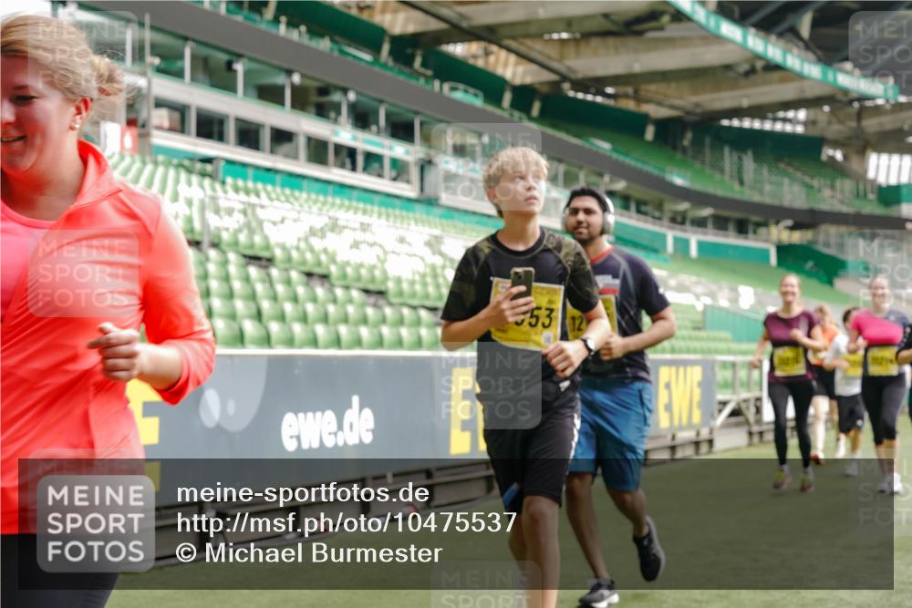 13.09.2026 - 21. swb-Marathon Bremen Michael Burmester http://msf.ph/oto/10475537 13.09.2026 10:38:51 Laufen im Stadion 10090, 10091, 10135, 10138, 10139, 10168, 10188, 10190, 10204, 10205, 10217, 10229, 10238, 10259, 10260, 10273, 10274, 10279, 10280, 10283, 10305, 10314, 10323, 10360, 10363, 10364, 10370, 10375, 10376, 10378, 10404, 10432, 10457, 10465, 10469, 10488, 10493, 10501, 10505, 10510, 10511, 10526, 10556, 10576, 10595, 10598, 10609, 10616, 10619, 10630, 10645, 10654, 10660, 10661, 10662, 10664, 10674, 10681, 10682, 10686, 10695, 10697, 10712, 10743, 10802, 10823 meine-sportfotos.de