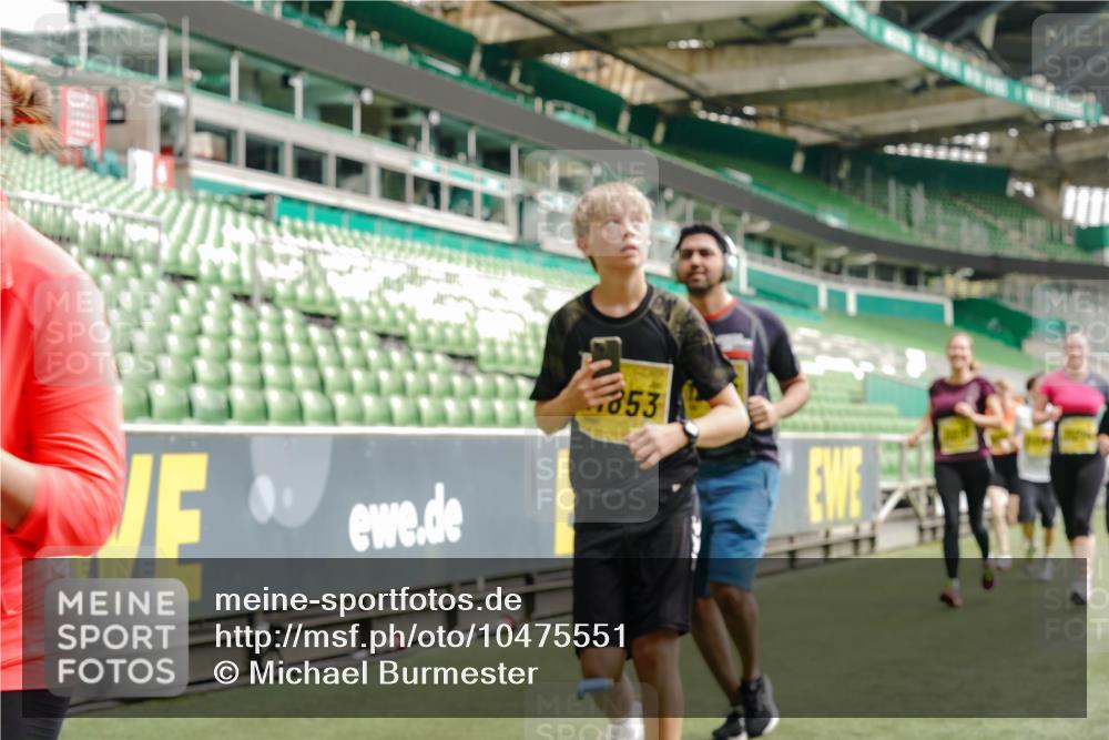 13.09.2026 - 21. swb-Marathon Bremen Michael Burmester http://msf.ph/oto/10475551 13.09.2026 10:38:51 Laufen im Stadion 10090, 10091, 10135, 10138, 10139, 10168, 10188, 10190, 10204, 10205, 10217, 10229, 10238, 10259, 10260, 10273, 10274, 10279, 10280, 10283, 10305, 10314, 10323, 10360, 10363, 10364, 10370, 10375, 10376, 10378, 10404, 10432, 10457, 10465, 10469, 10488, 10493, 10501, 10505, 10510, 10511, 10526, 10556, 10576, 10595, 10598, 10609, 10616, 10619, 10630, 10645, 10654, 10660, 10661, 10662, 10664, 10674, 10681, 10682, 10686, 10695, 10697, 10712, 10743, 10802, 10823 meine-sportfotos.de