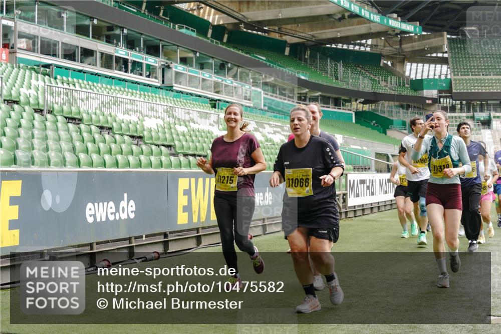 13.09.2026 - 21. swb-Marathon Bremen Michael Burmester http://msf.ph/oto/10475582 13.09.2026 10:38:53 Laufen im Stadion 10090, 10091, 10135, 10138, 10139, 10168, 10188, 10190, 10204, 10205, 10217, 10229, 10238, 10259, 10260, 10273, 10274, 10279, 10280, 10283, 10305, 10314, 10323, 10360, 10363, 10364, 10370, 10375, 10376, 10378, 10404, 10432, 10457, 10465, 10469, 10488, 10493, 10501, 10505, 10510, 10511, 10526, 10556, 10576, 10595, 10598, 10609, 10616, 10619, 10630, 10645, 10654, 10660, 10661, 10662, 10664, 10681, 10682, 10686, 10695, 10697, 10712, 10743, 10802, 10823 meine-sportfotos.de
