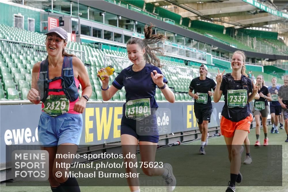 13.09.2026 - 21. swb-Marathon Bremen Michael Burmester http://msf.ph/oto/10475623 13.09.2026 13:16:38 Laufen im Stadion 134, 143, 153, 231, 263, 267, 271, 449, 588, 598, 612, 653, 990, 1057, 1185, 1312, 1465, 1539, 1813, 1825, 1874, 1987, 2013, 2067, 2096, 2218, 2235, 2259, 2351, 2359, 2363, 2381, 2385, 2386, 2389, 2468, 2532, 2550, 2562, 2579, 2586, 2655, 2664, 2667, 2678, 2698, 2760, 2778, 2783, 2797, 2799, 2821, 2846, 2859, 2874, 2958, 2974, 2996, 3001, 3075, 3104, 3133, 3157, 3165, 3185, 3195, 3213, 3237, 3265, 3314, 3331, 3366, 3382, 3387, 3479, 3486, 3501, 3506, 3512, 3829 meine-sportfotos.de