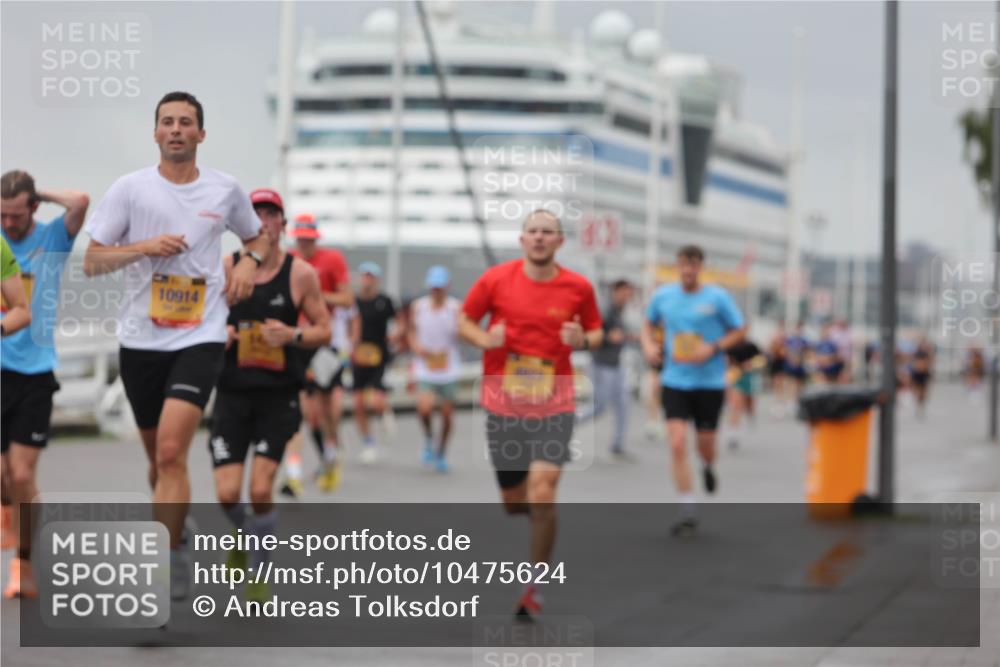13.09.2026 - Kiel Lauf Andreas Tolksdorf http://msf.ph/oto/10475624 13.09.2026 11:47:56 Kiellinie 10914 meine-sportfotos.de
