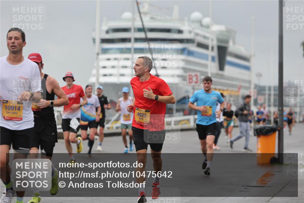 13.09.2026 - Kiel Lauf Andreas Tolksdorf http://msf.ph/oto/10475642 13.09.2026 11:47:58 Kiellinie 1, 39, 10914, 4, 38, 4923, 83 meine-sportfotos.de